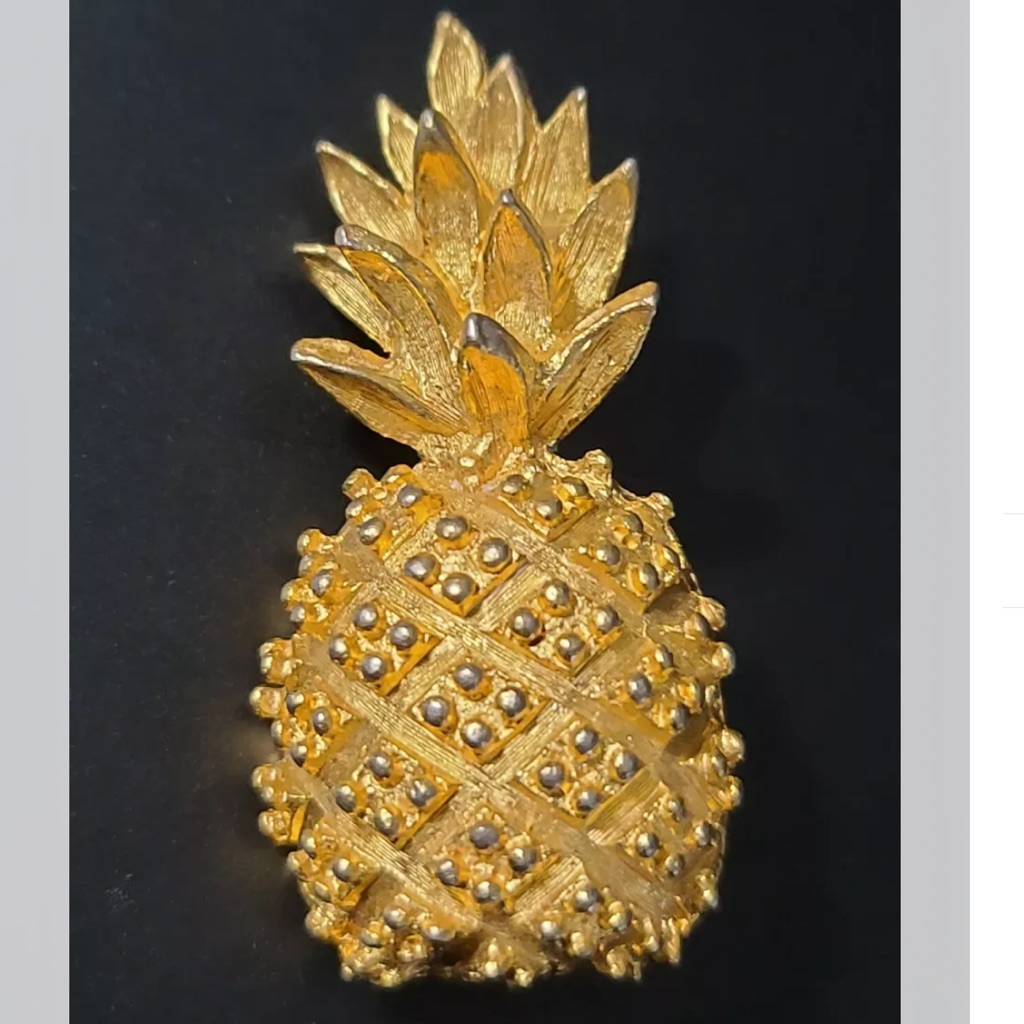 Vintage Gold Tone Pineapple Figural Fruit Brooch